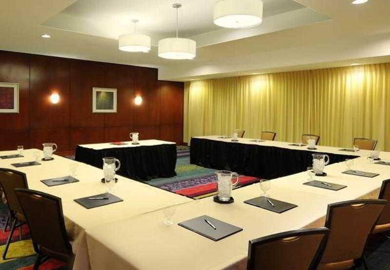 Отель Courtyard Marriott Houston Пэрленд Удобства фото